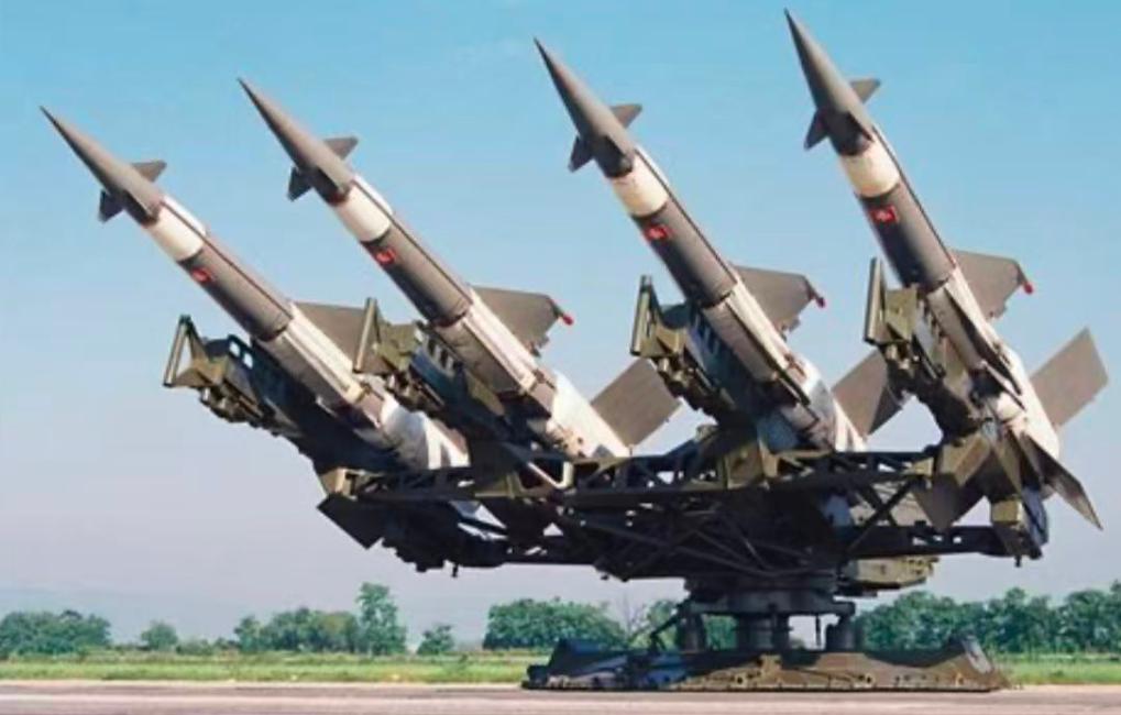 美军今年真有可能打古巴，这可不是瞎猜，现在明摆着，美国要在伊朗、委内瑞拉、古巴这