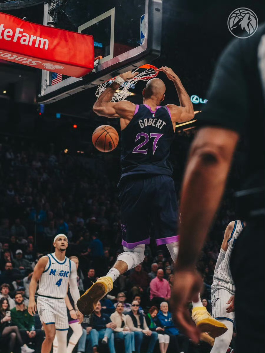 爱德华兹独狼难支！魔术119-92战胜森林狼，班凯罗25分15篮板3助攻，贝恩3