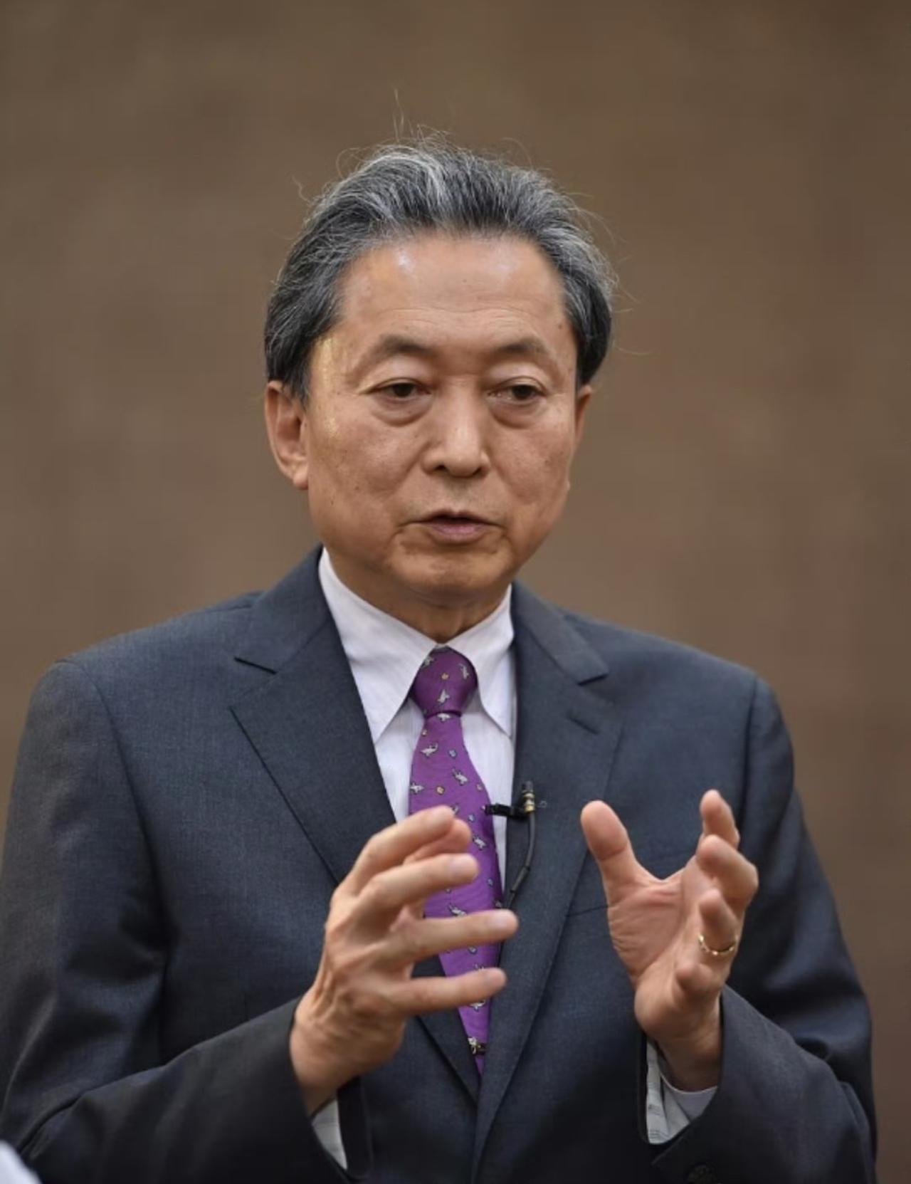 日本鸠山由纪夫参加9.3阅兵。他是唯一一位，带头拒绝参拜，并下跪赎罪的首相。
