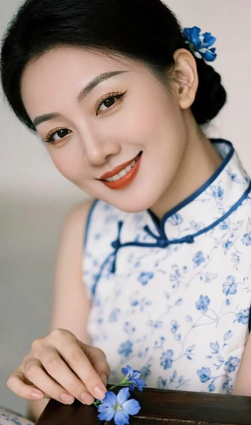 AI旗袍清透照 随变ai随便玩 玩法达人广告分成伙伴计划