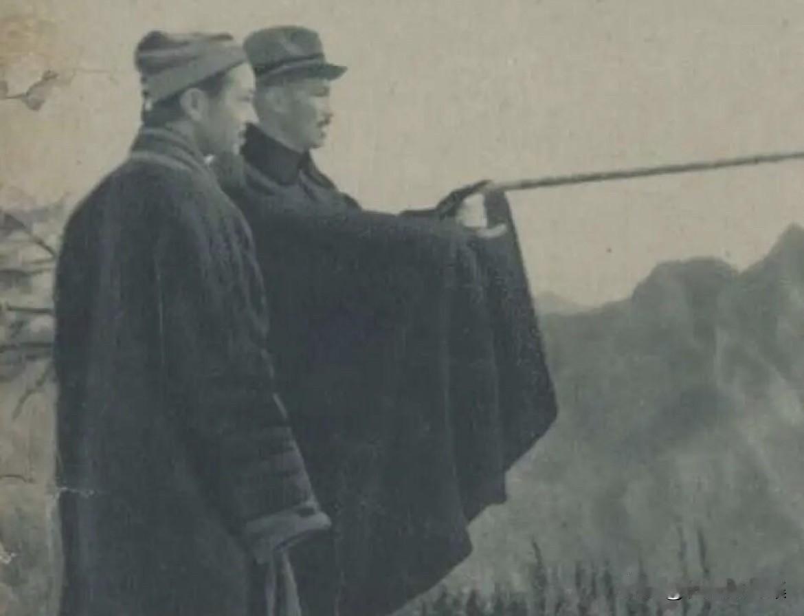 1936年10月，蒋介石以“庆祝五十岁生日”为名，在张学良、杨虎城等人陪同下登临