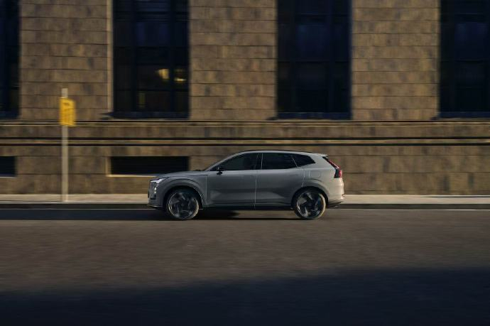 看到沃尔沃XC70这个价位，心动得有点快。25万就能拿下豪华混动SUV，还能上智