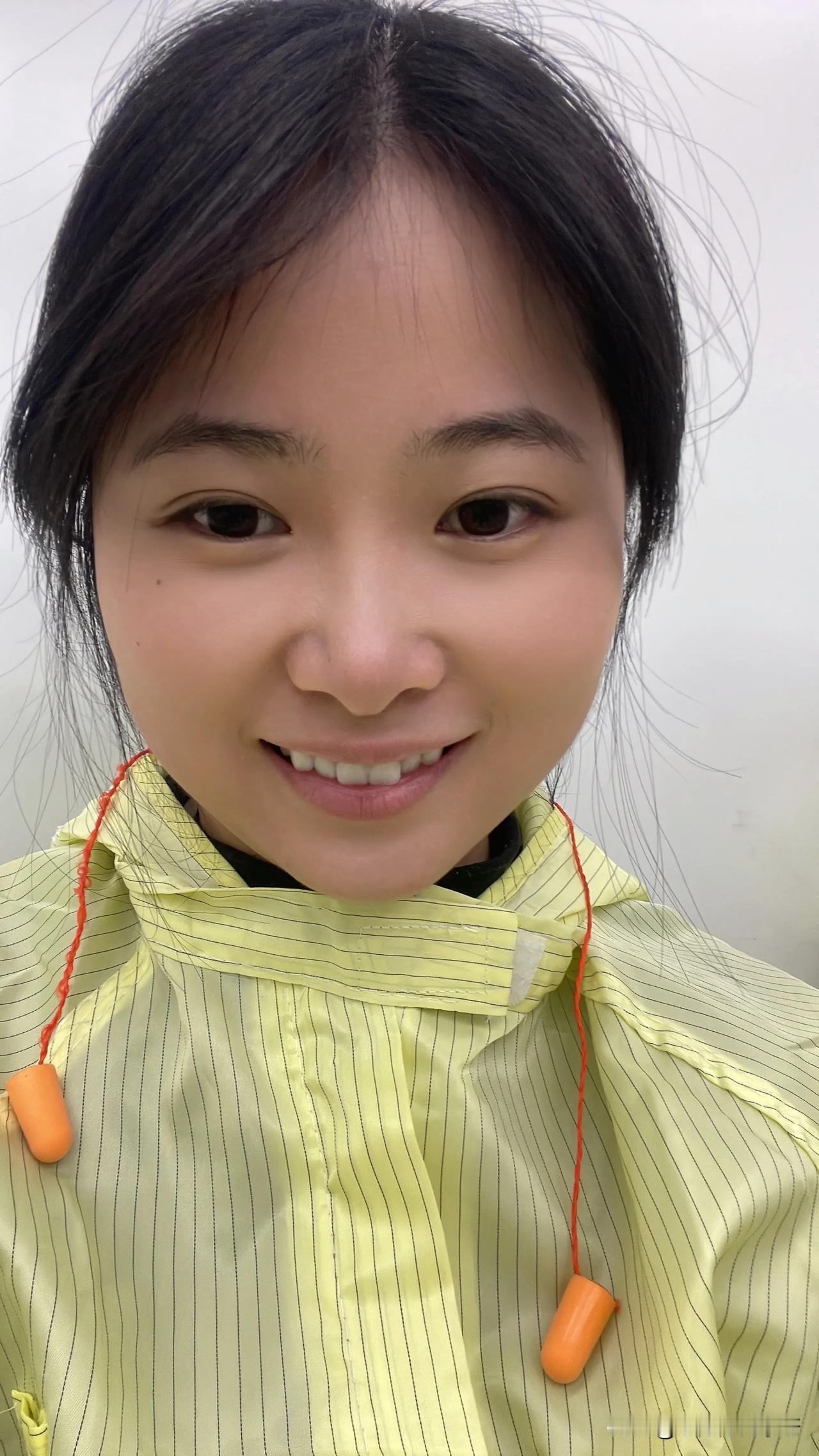 把螺丝打冒烟
今晚夜班休息 必须消费一波