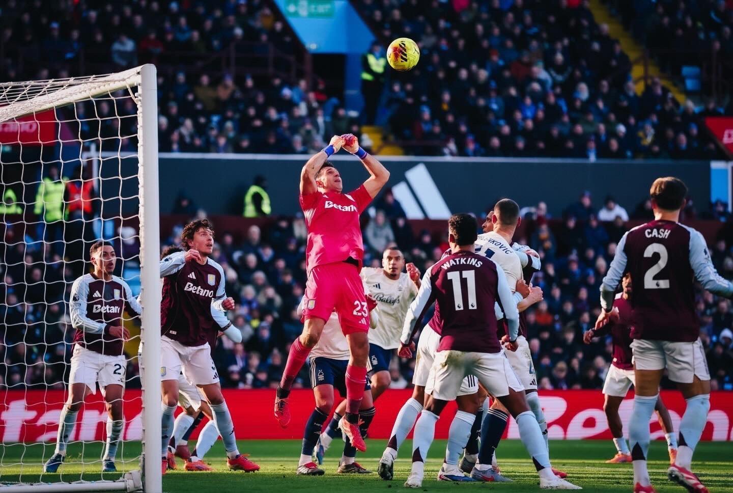 🧤迪布赛后更新社媒🔥阿斯顿维拉3比1诺丁汉森林 “空中优势更强💪 又一场精