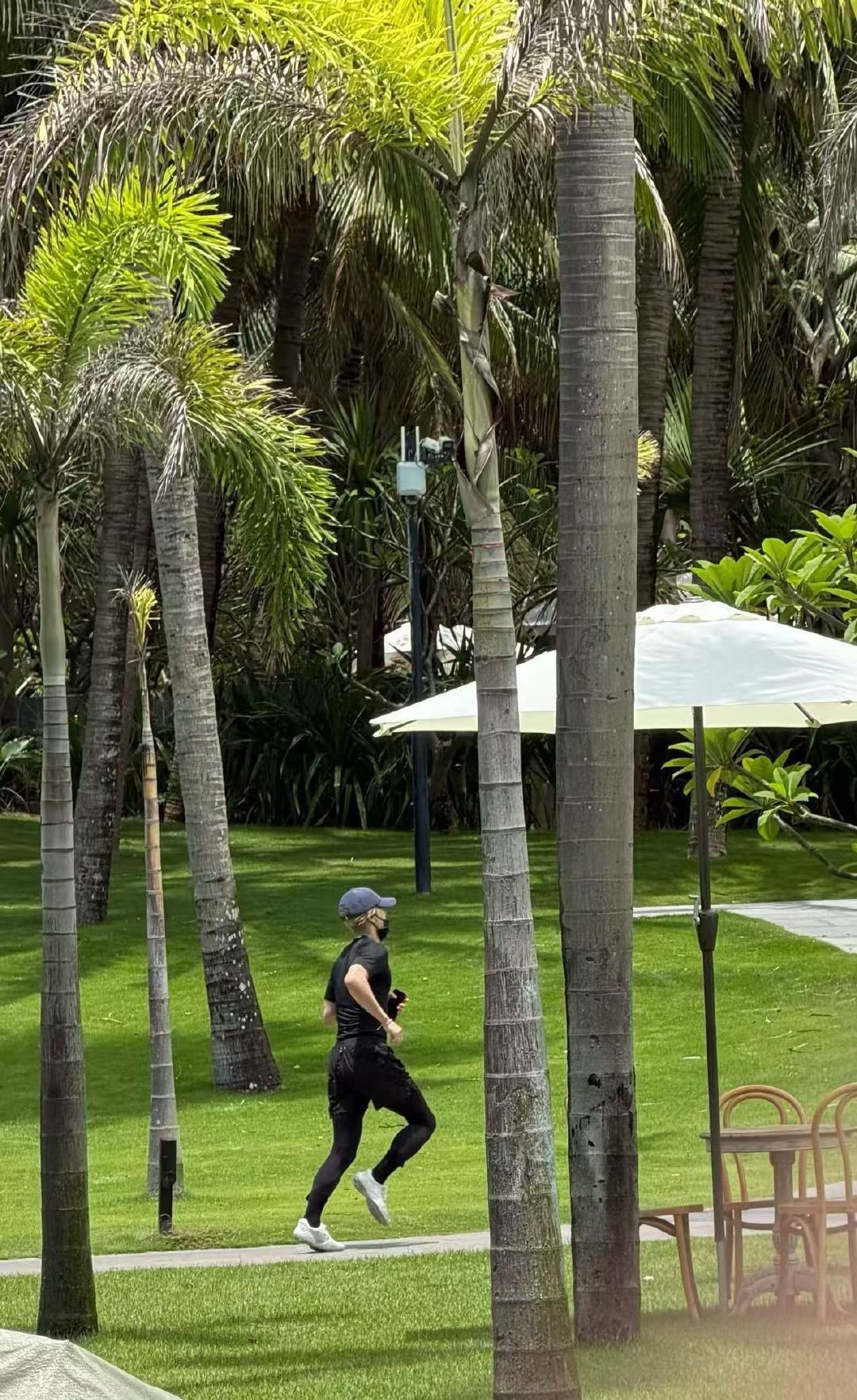 昨天一早在三亚 上班前先出门跑步如此自律之人🏃🏻💨