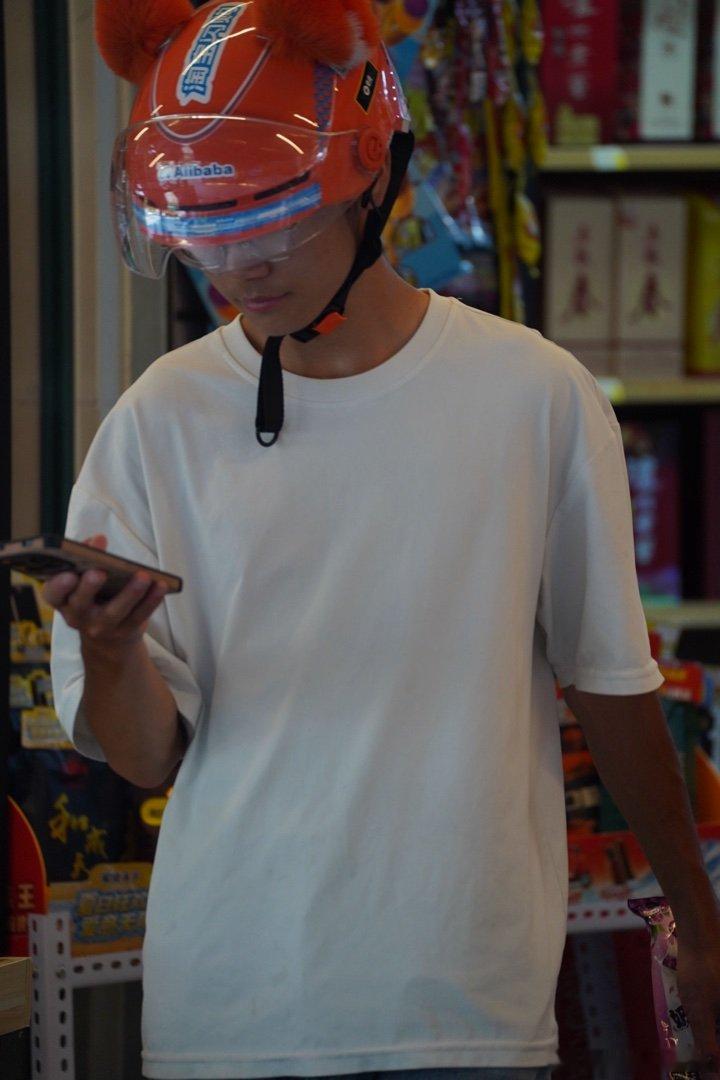 送完这一单美滋滋儿地吃个雪糕ʕ•ᴥ•ʔ🍦🍦🍦 ​​​
