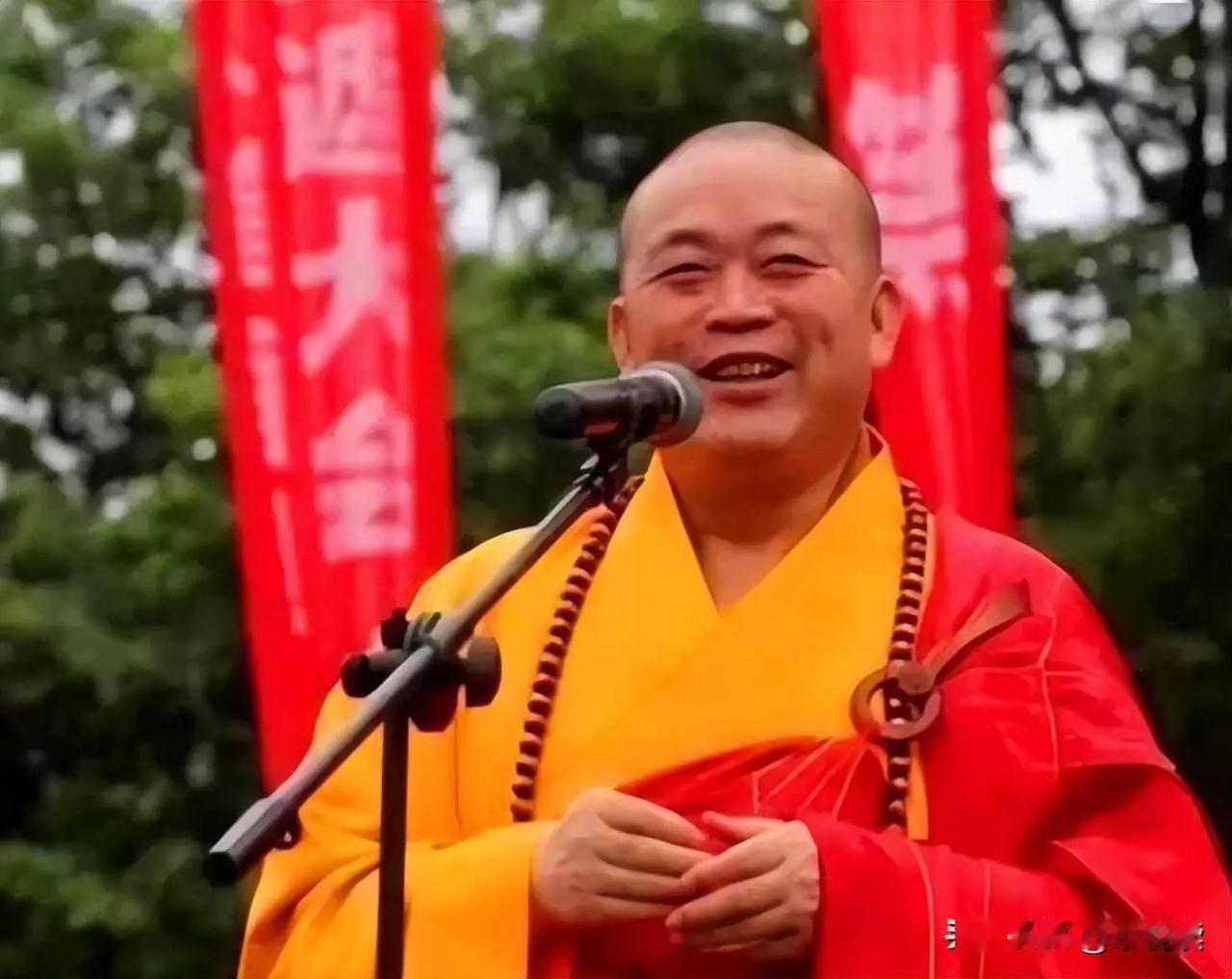 许多世界观都在不断崩塌的年代
释永信的下场 便一点都不令人意外
淳朴与纯真 已经