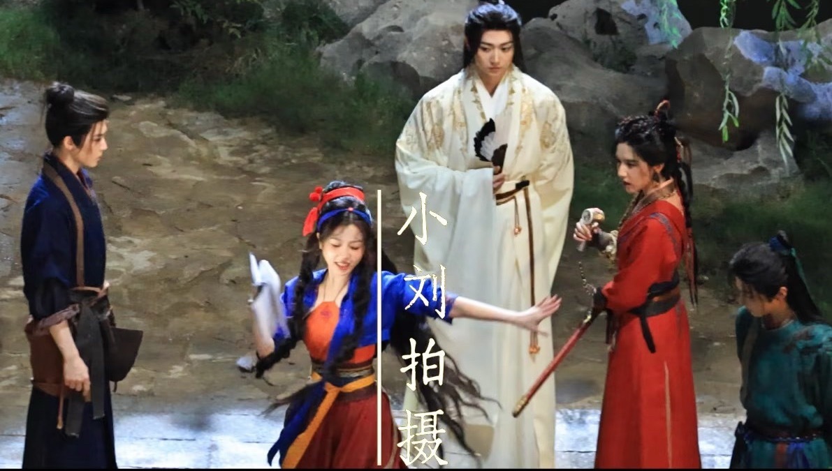 一个虞书欣＋一个侯明昊＋一个苏晓彤＋一个古子城＝半个焉栩嘉 