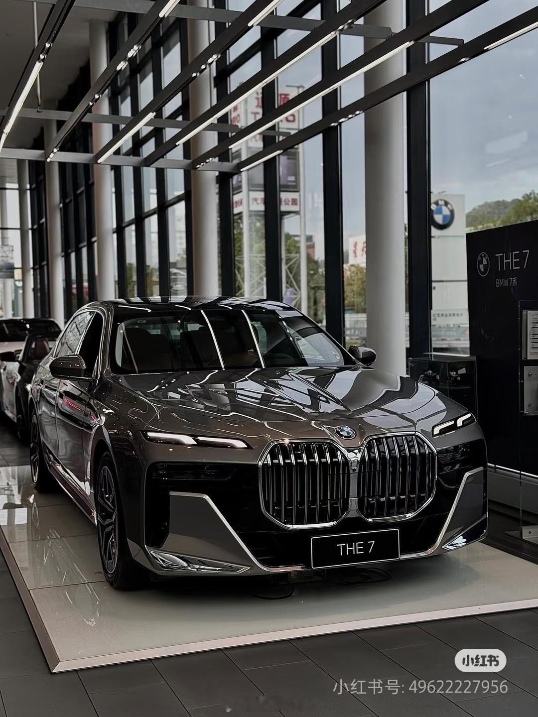 油车曾经价格坚挺，如今纷纷大跳水，说到底还是要感谢新能源，把豪华车的价格彻底打下