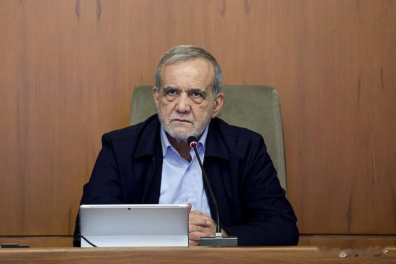 伊朗总统最新发话，很直白，也很解气：
“伊朗伊斯兰共和国欢迎对话与协议，并将继续