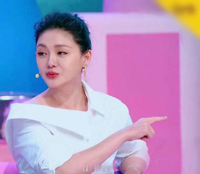#汪小菲晒和mandy的烛光晚餐##Mandy否认怀孕#各位脑补下，当大S得知汪