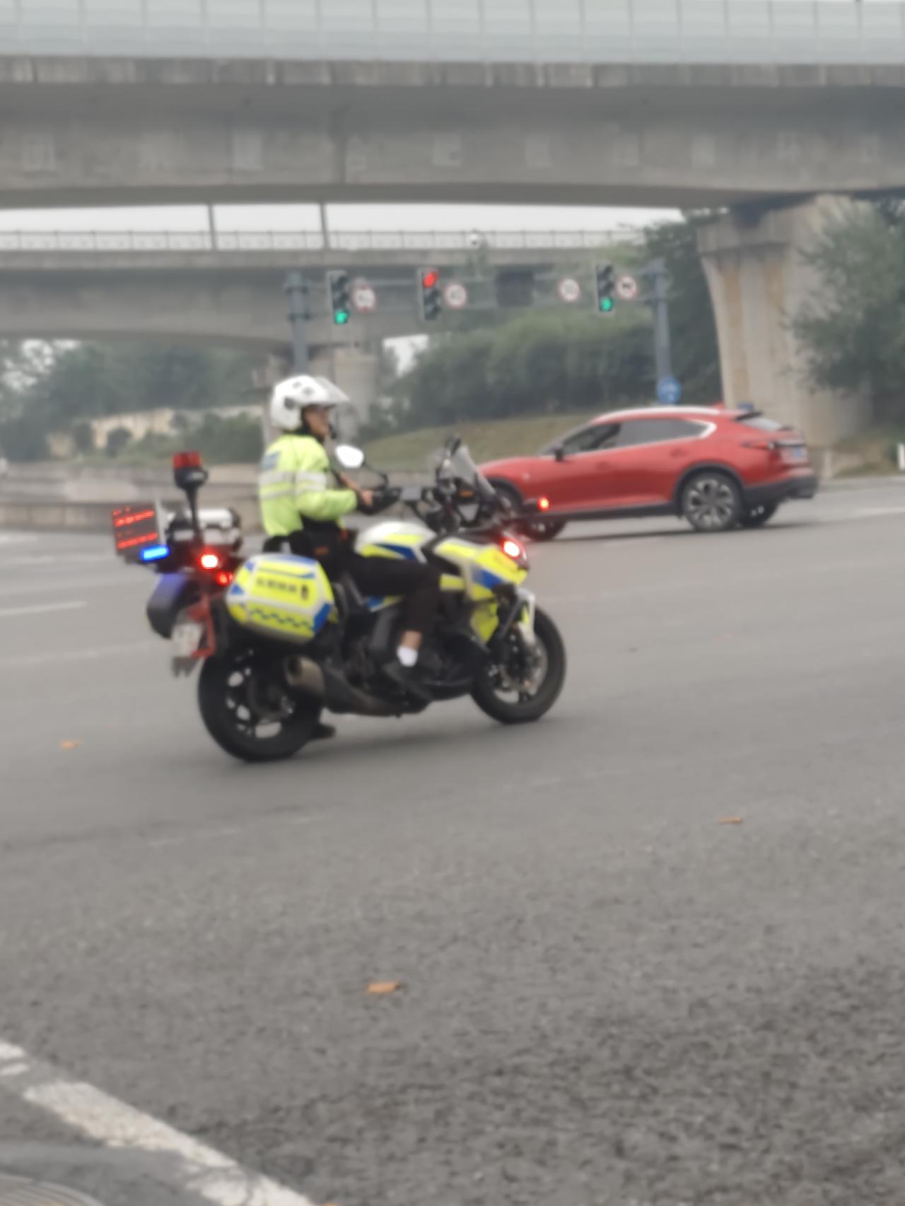 你觉得当前的股市调整是买入机会吗现在的股市应该是处于一个震荡的时期，没有明确的方