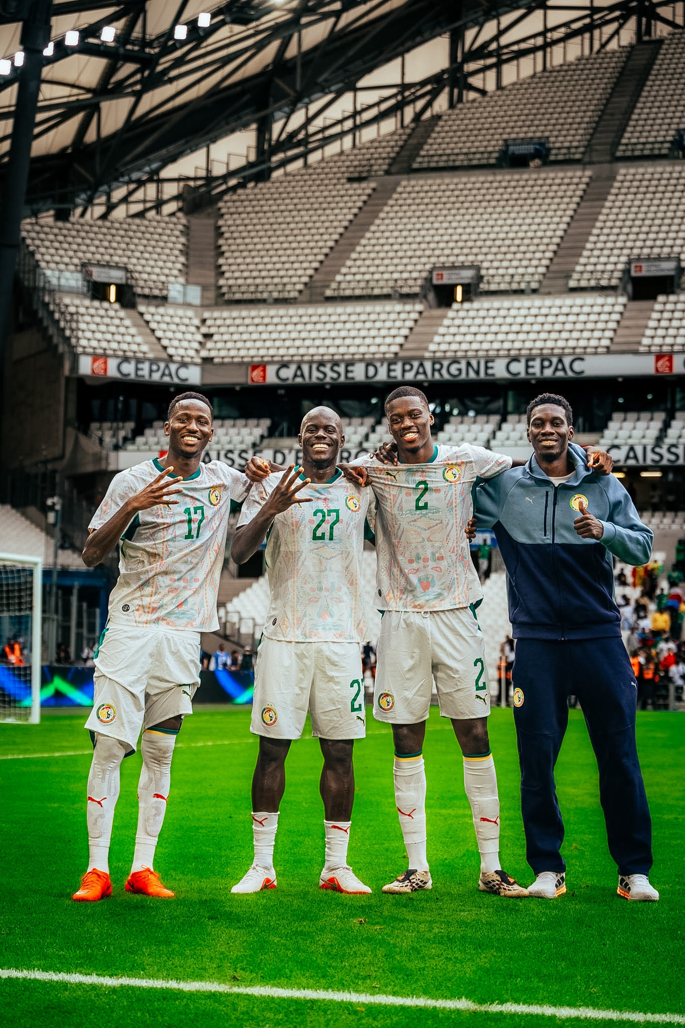 友谊赛科摩罗0比1塞内加尔🇸🇳萨尔 首发出场90分钟阿根廷7比0布基纳法索?