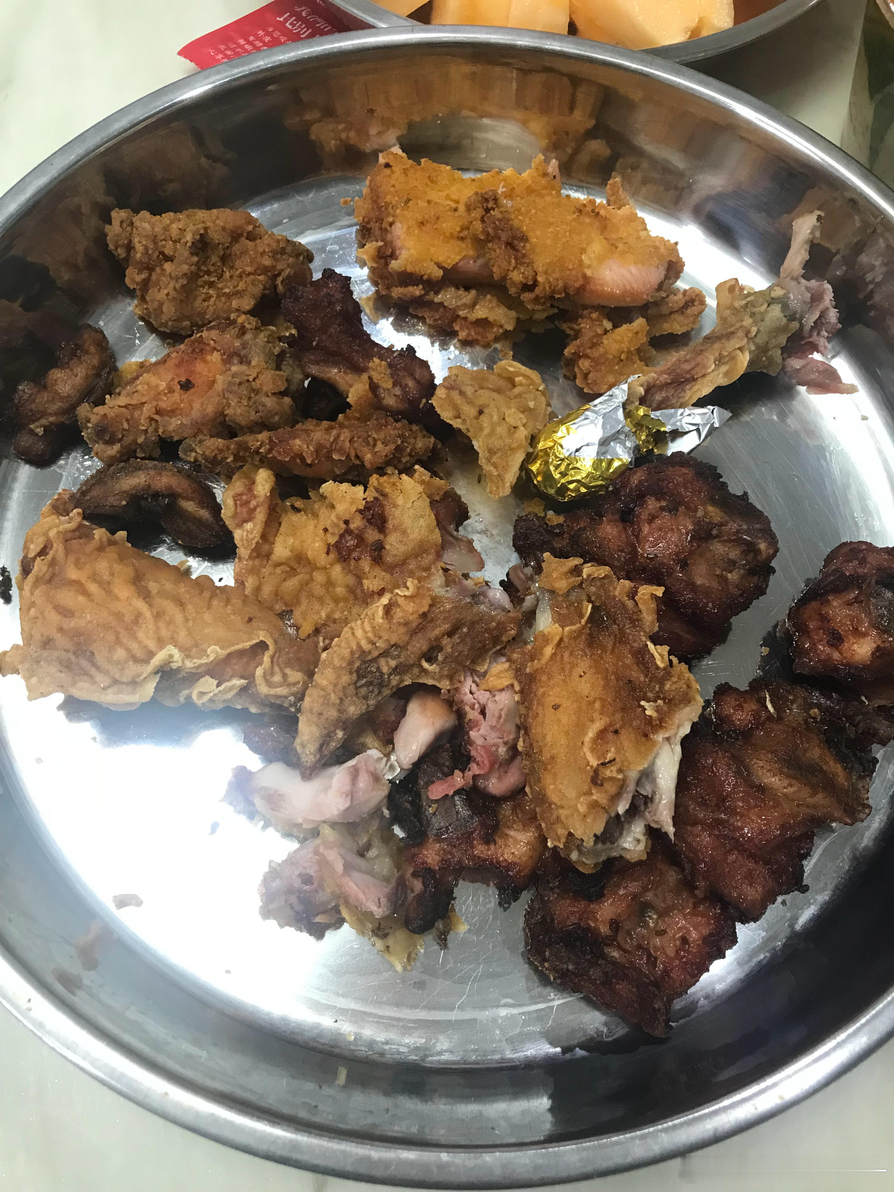 黏糊麻辣烫腐乳鸡翅➕炸鸡排➕炸鸡腿青苹果冰茶➕泰式咸酪奶茶好吃好喝[馋嘴] ​​