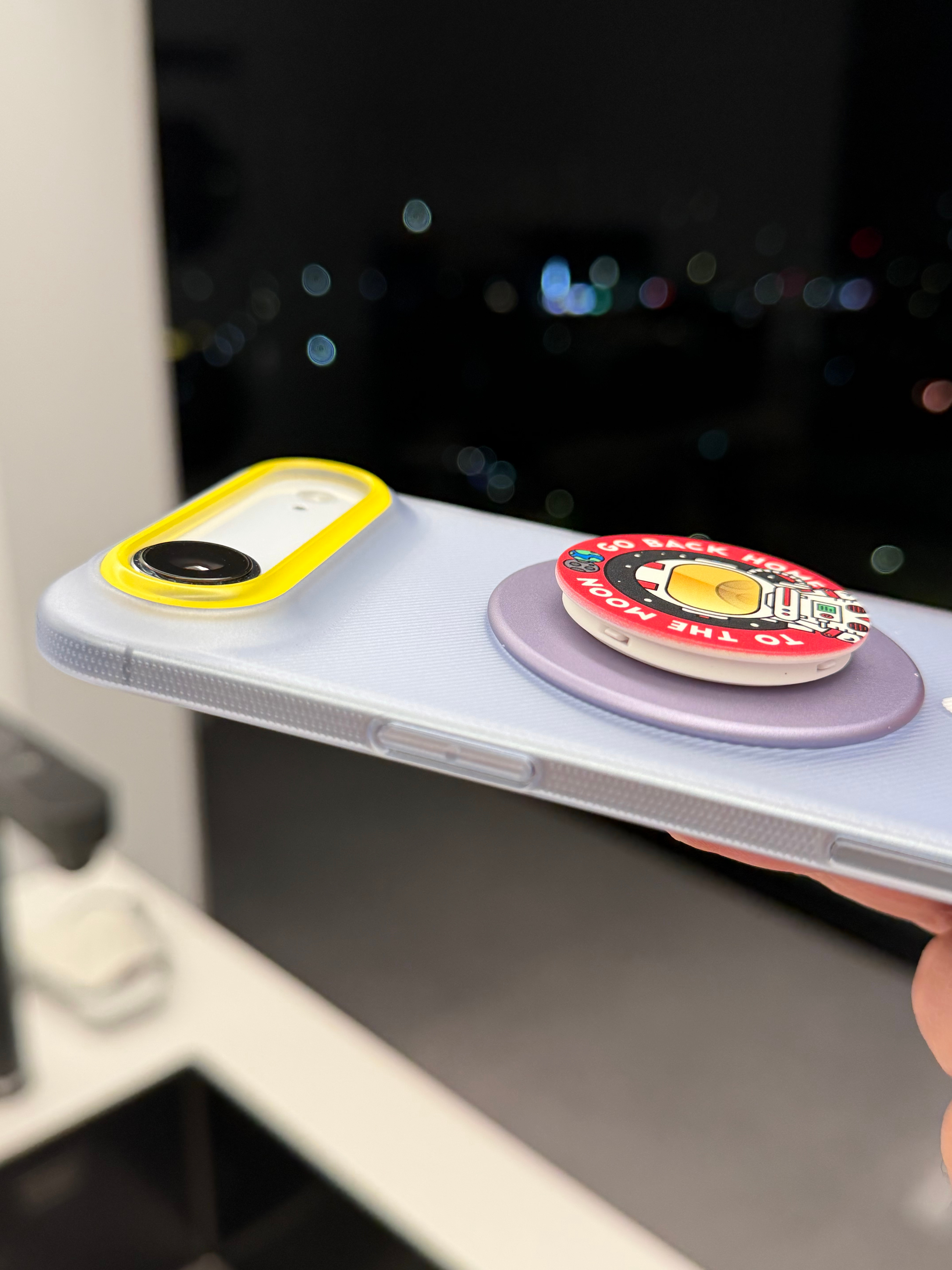 iPhoneAir 套个壳子用用试试，我最喜欢是还是 PC 斜隐，拥有磁吸的同时