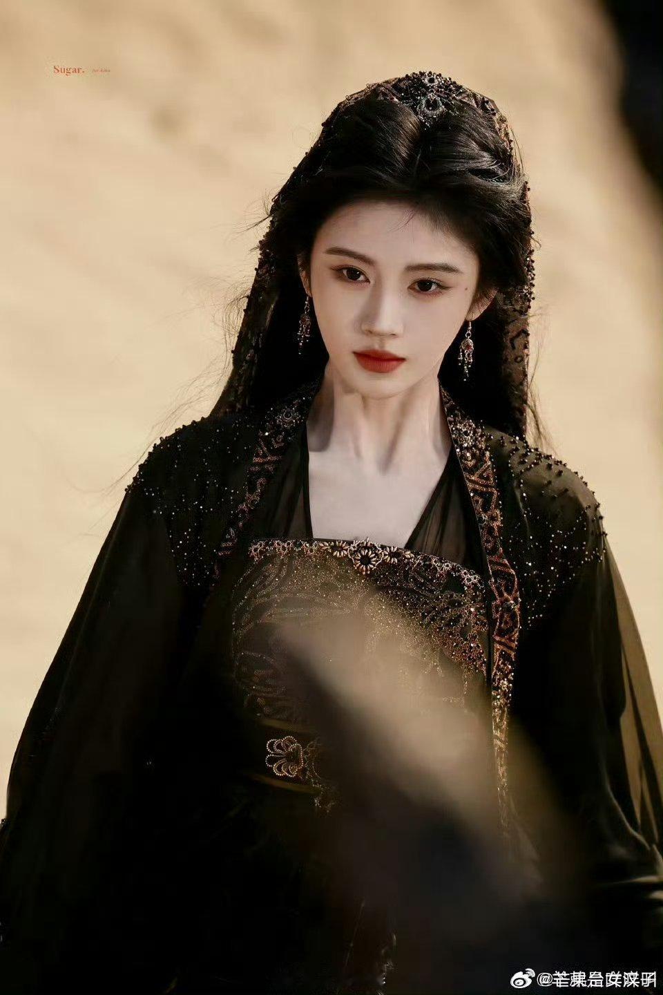 感觉她真是有点不适合黑色[衰][衰] 