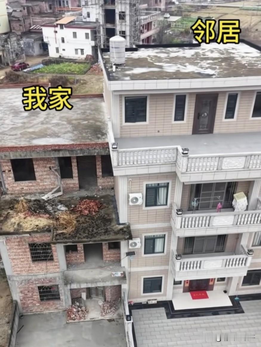 在农村邻里之间建房子真的不要共用一堵墙，不然后面会麻烦不断的，你家想重建拆墙不合