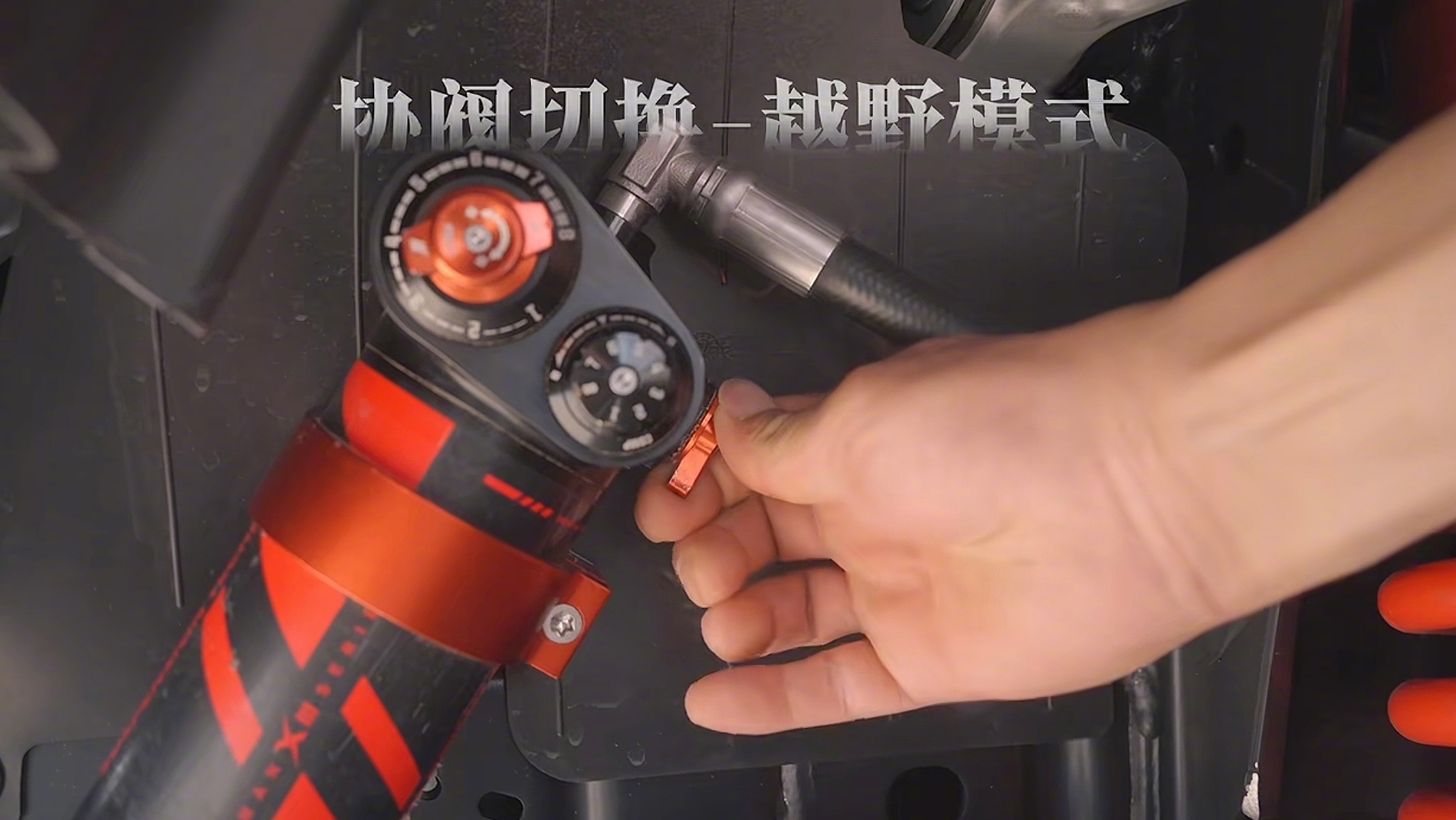 最近研究了一下科曼二代中东版氮减，还挺有意思的，和大家聊聊。最大特点是：一根减震