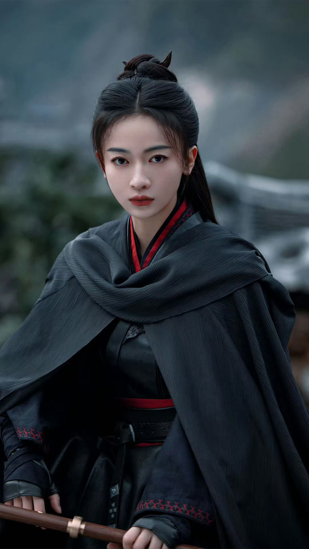 #春花焰# 首播3集打卡║横长古偶✅1.男女主互相阴暗爬行互相折磨极限拉扯复仇的