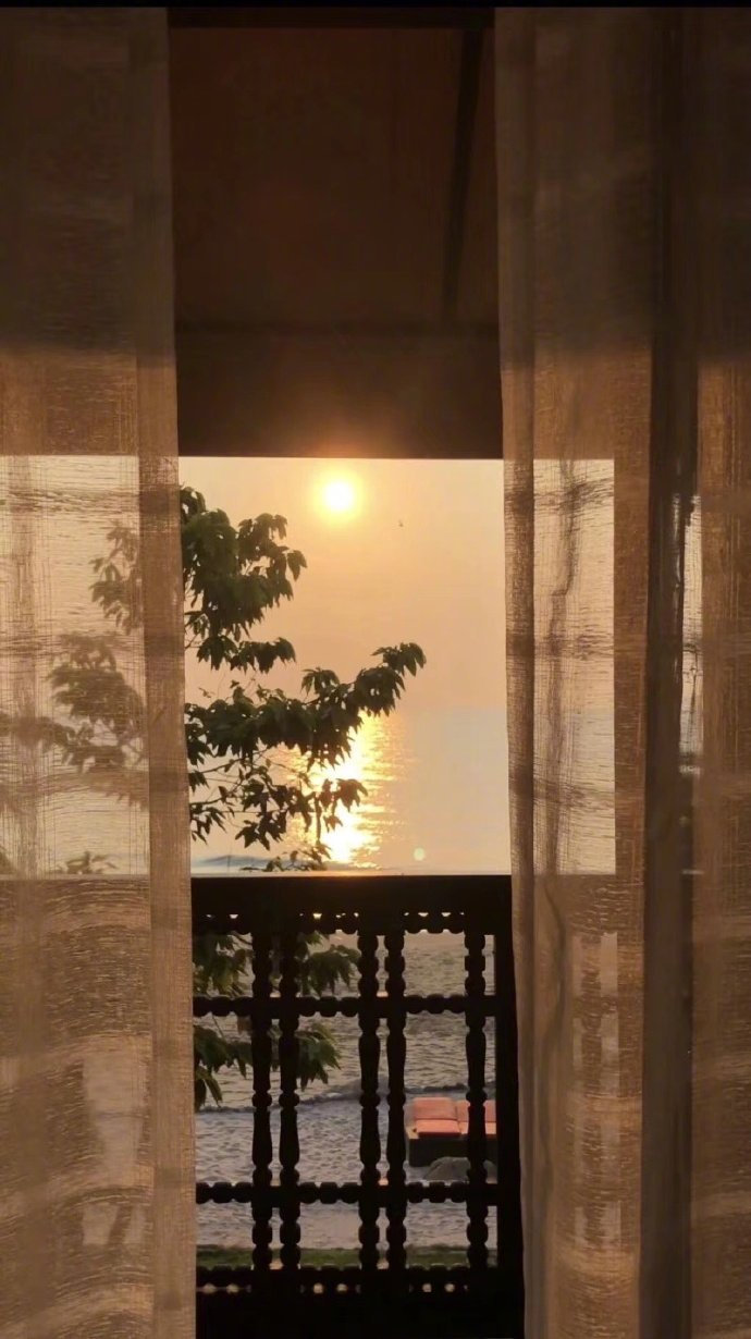 "人世间最大的悲哀就是这不是我想要的生活是我自找的生活我没有心事可讲我的心酸都不