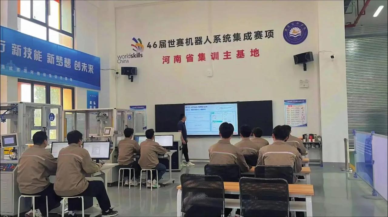 由于今年南阳中考全市位次表迟迟没下来，导致中下分段的学生及家长，弄的是人心惶惶，
