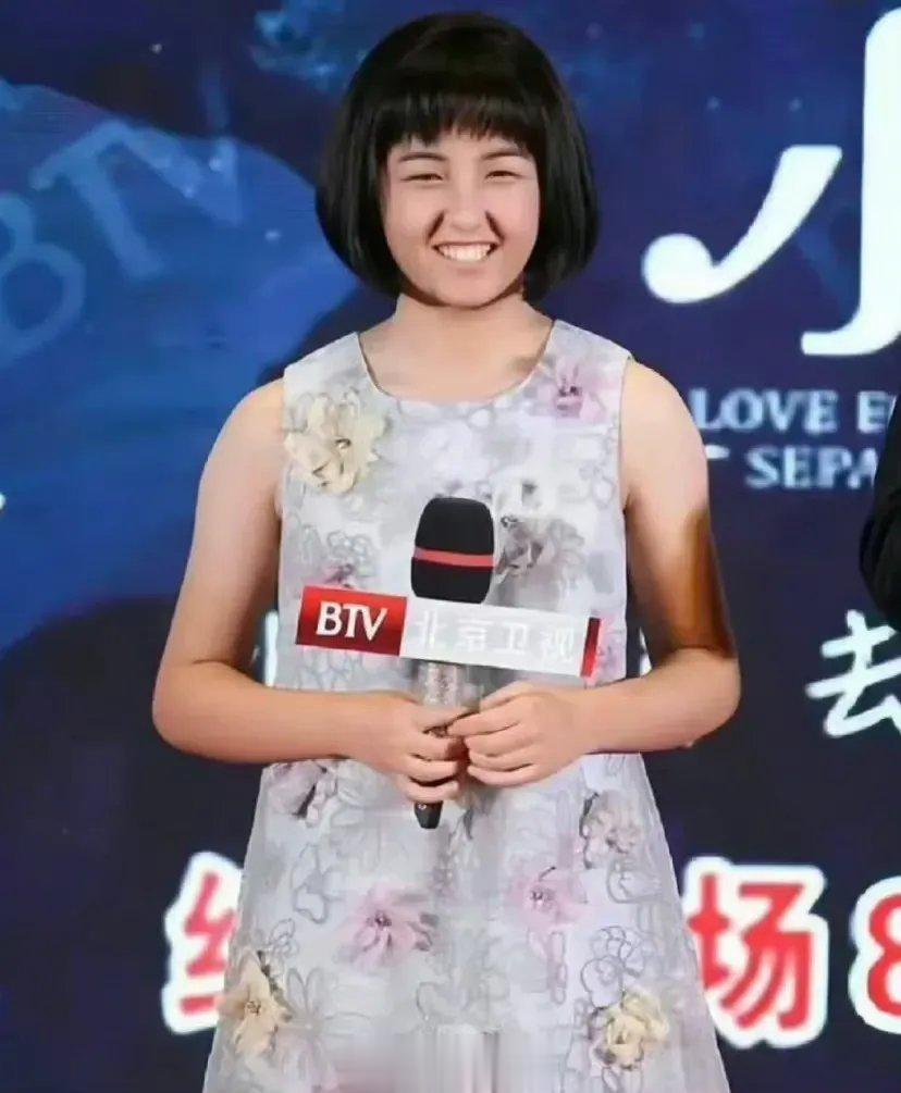女明星都太自律了，张子枫从相貌平平的“土妞”，晋升为大美女了。 ​​​