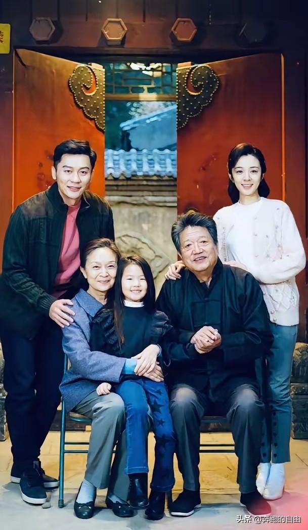 38岁王晓晨，悲痛发文！
8月10日晚，演员王晓晨突然更新账号，悲痛发文悼念一位