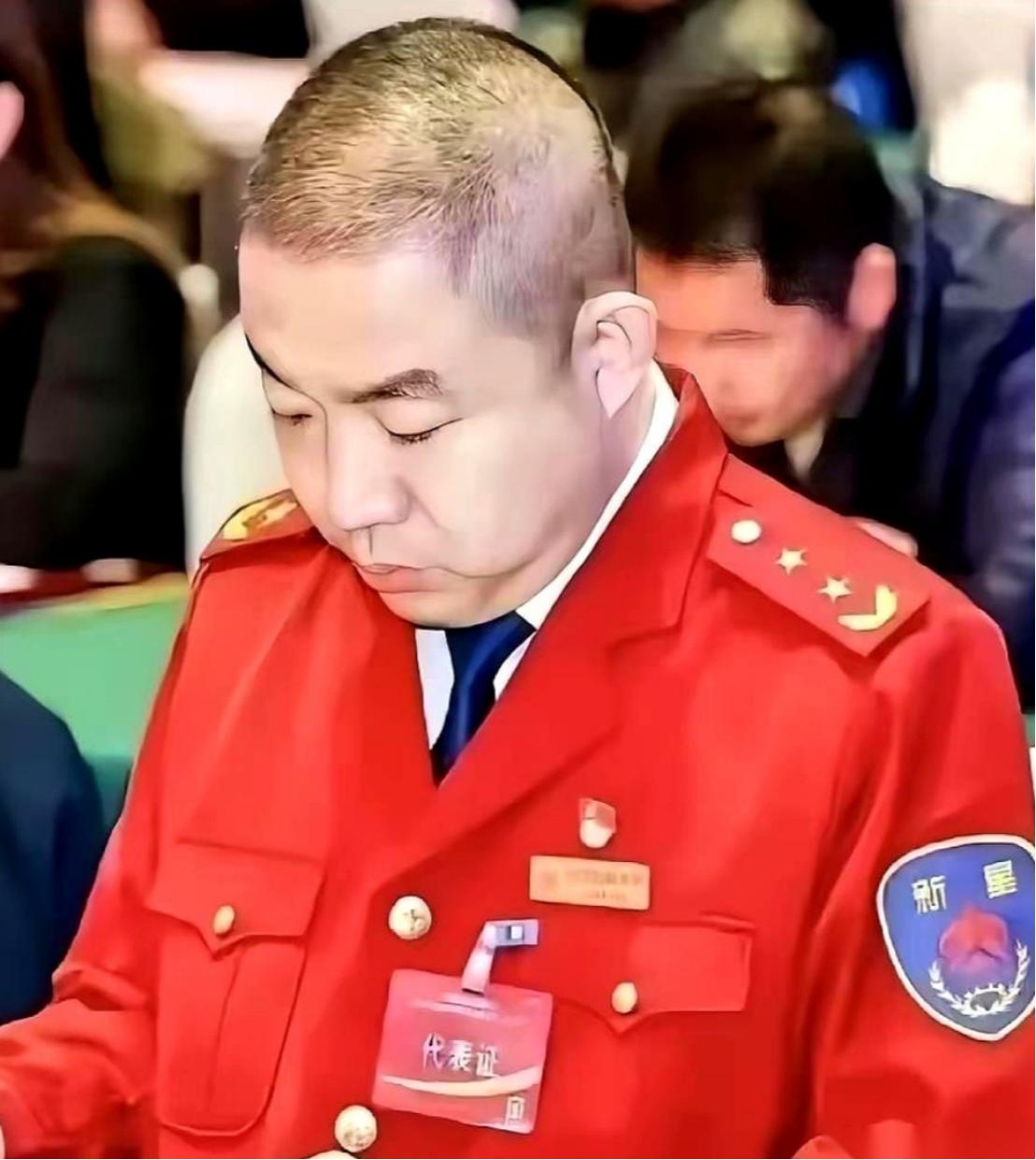 你见过一屋子“上将”“中将”正襟危坐开会吗？乍一听像是高级军事会议，仔细一看却是