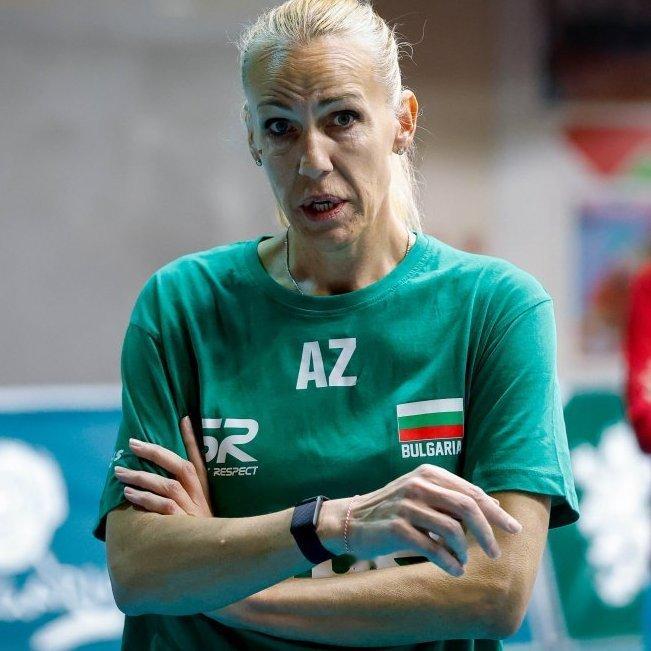 前保加利亚🇧🇬女排主教练泽托亚今天下课，在她上任前说过一句话：“我花了10 