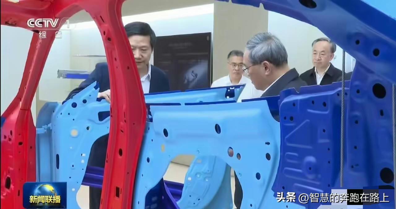 我坚信如果物理AI时代到来，小米会成为总龙头。
手机+汽车+IOT+人型机器人+