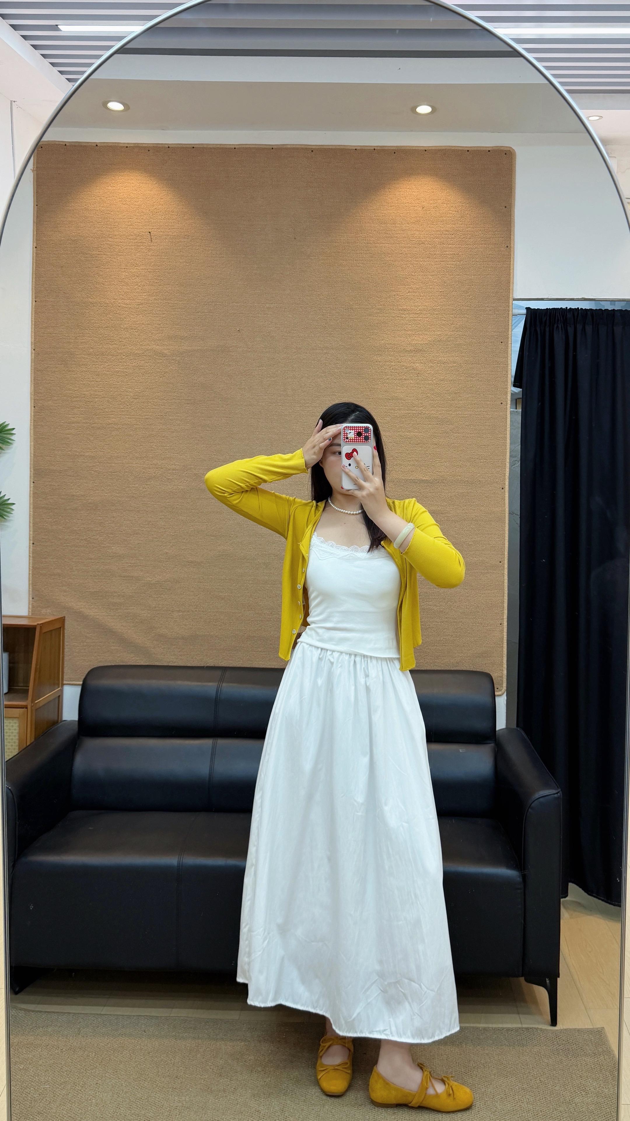 好吧 我给自己立的人社是温柔女人  其实我是一个脾气暴躁的小女孩