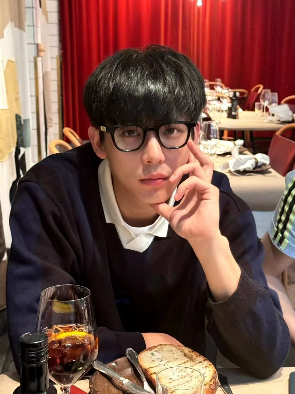 我们安宇少年感还是太强了王安宇吃火锅被问是大学生吗