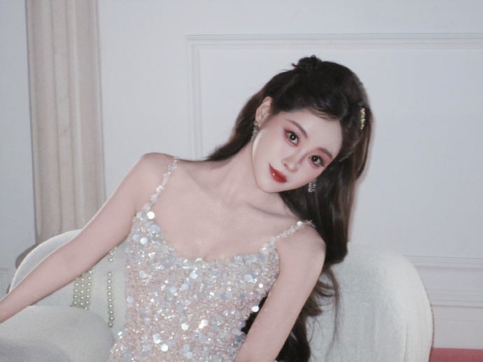 祝绪丹祝绪丹 大大方方的满分女被祝绪丹狠狠戳中！从容大方、优雅甜美，颜值与亲和力