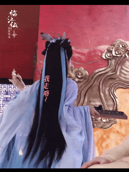 白鹿李青月版妙脆角美甲李青月伸手指那瞬间，我满脑子都是妙脆角广告 BGM！白鹿这