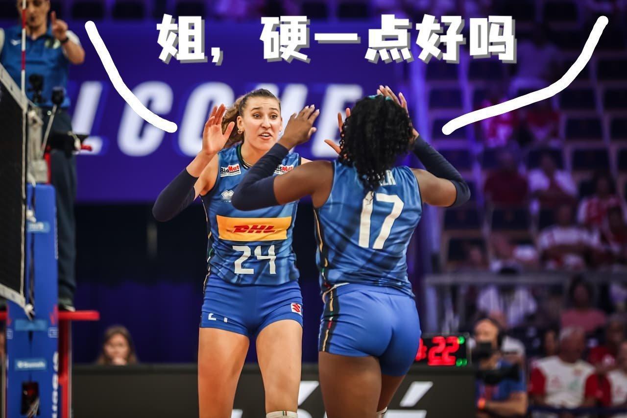 意大利两个主攻双双低效率的情况下，依然三比零美国女排（25-22 25-21 2