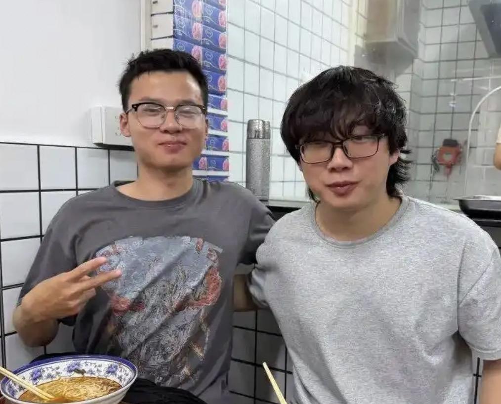 卖5块钱一份的水饺，一天的纯利润足有1000块，做餐饮的利润有这么大吗？
最近广