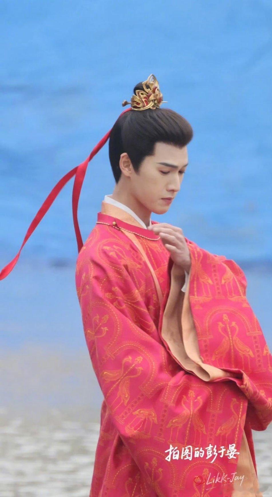李昀锐 尚言婚服造型好看耶，生图状态好到完全不用修