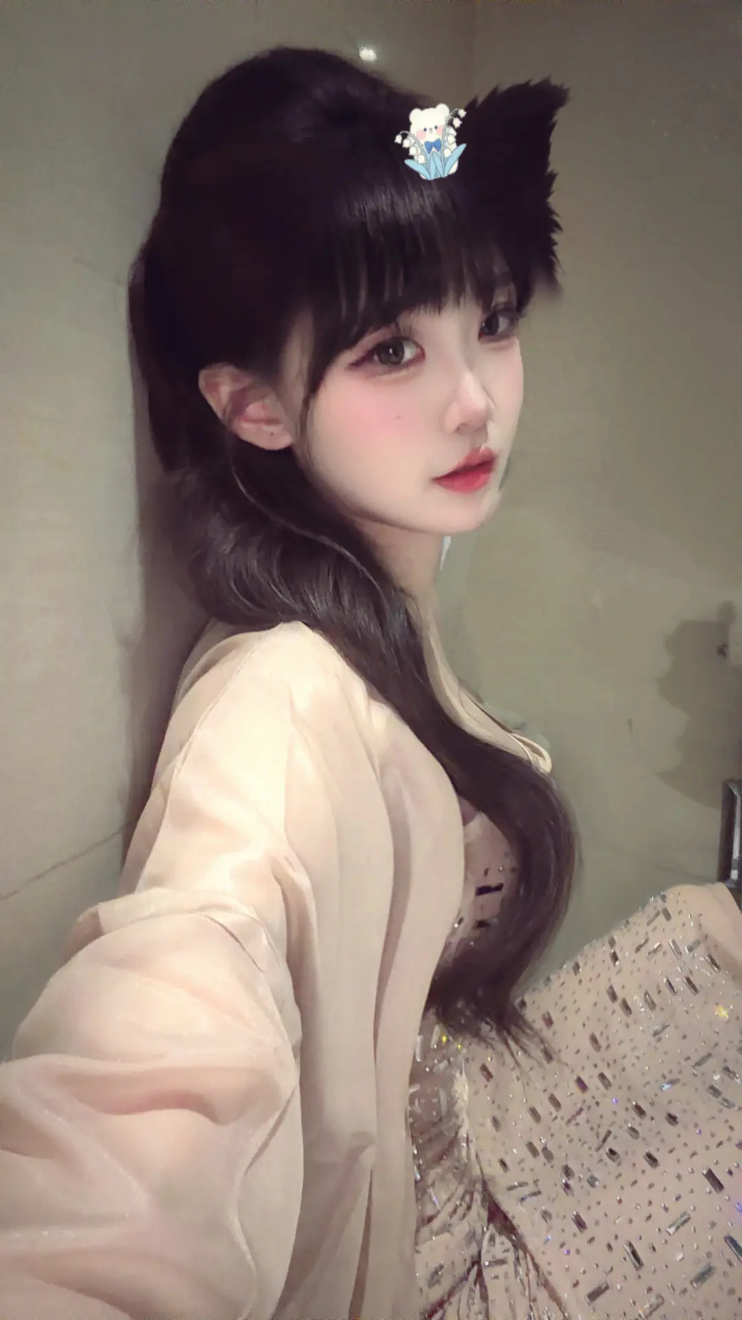 每天腰疼到在厕所靠了十分钟起不来的女子。
