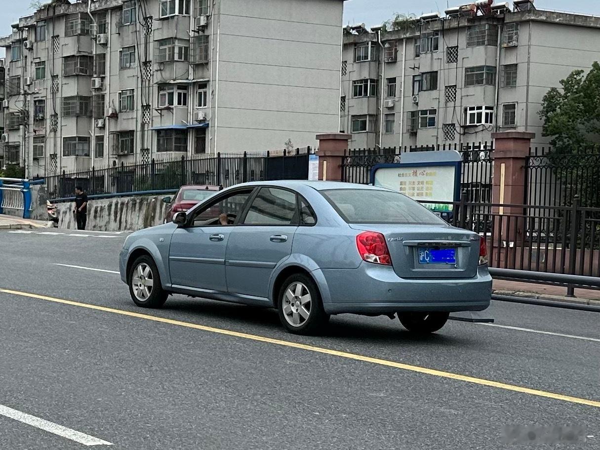 车龄大概有20年了？ ​​​