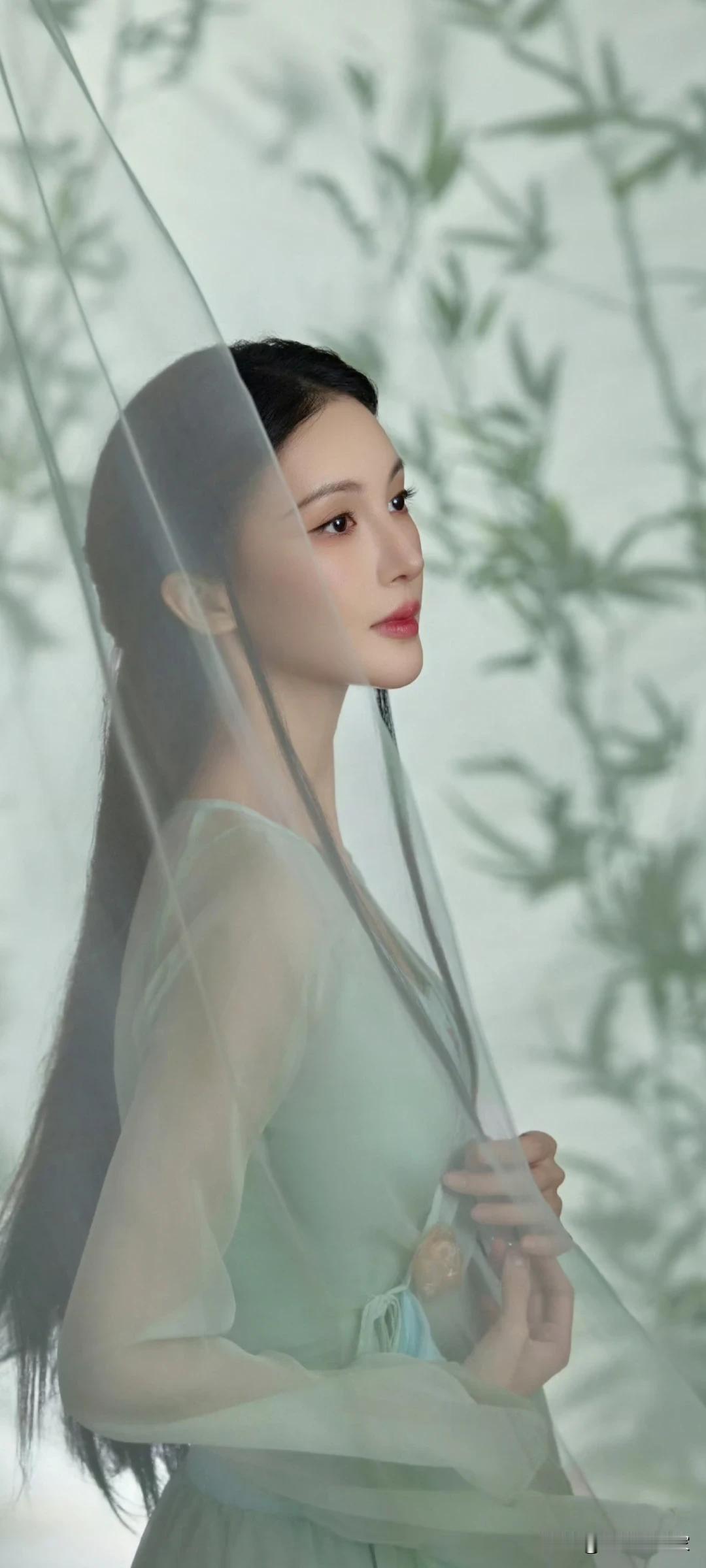 金晨壁纸～仙气飘飘的汉服少女，仿佛来自古代的仙女。