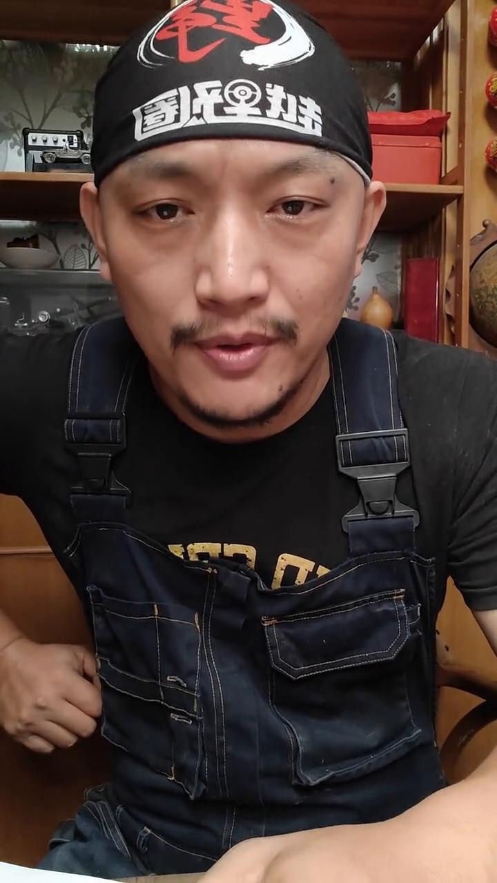20万级V6赛级皮卡，短轴·车轻·大心脏。
现在最好玩的皮卡车是什么？现在最好玩