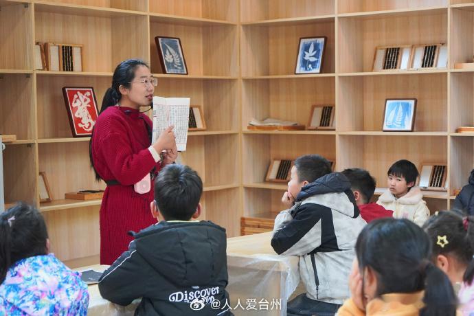 台州的她坚守乡村多年带村民走上致富路 在台州市天台县始丰街道安科新村，外地媳妇范