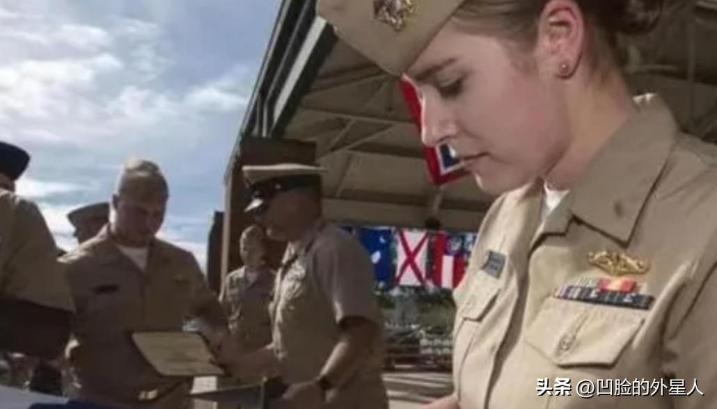 任何一艘美航母上，都要带足大量女兵？她们在航母上有什么作用？

麻烦各位读者点一