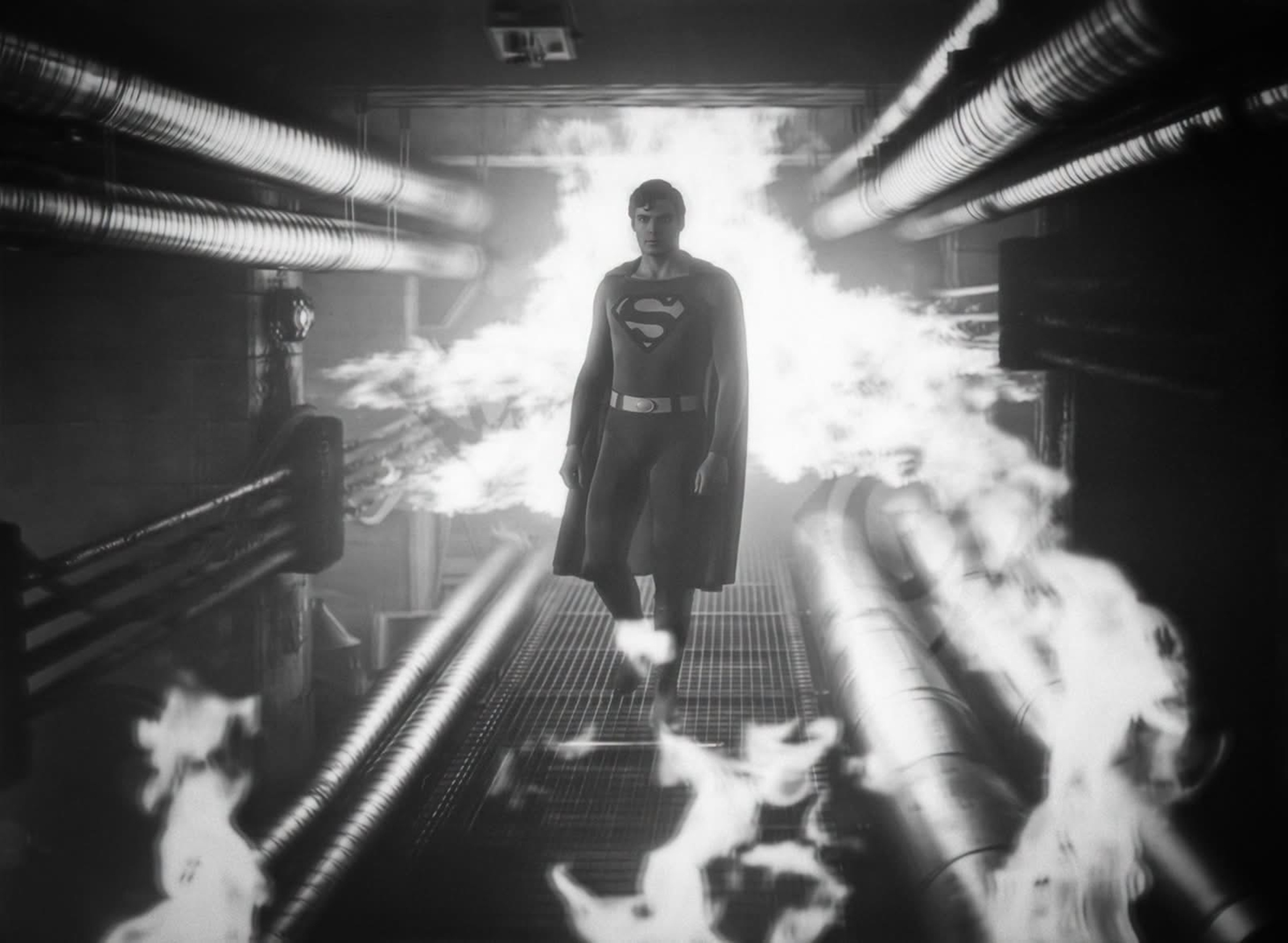 Caped Wonder最新根据里夫版《超人》的删减片段修复出一张图片，这是超人