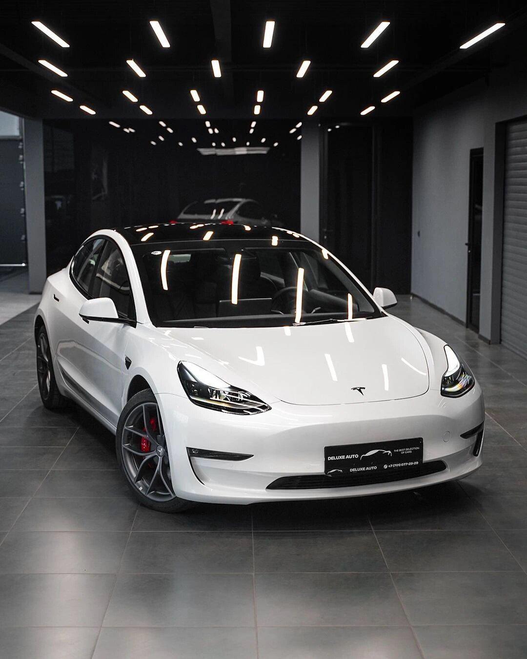 特斯拉上海超级工厂在2026年第一季度表现强劲，共交付电动汽车21.3万辆，同比