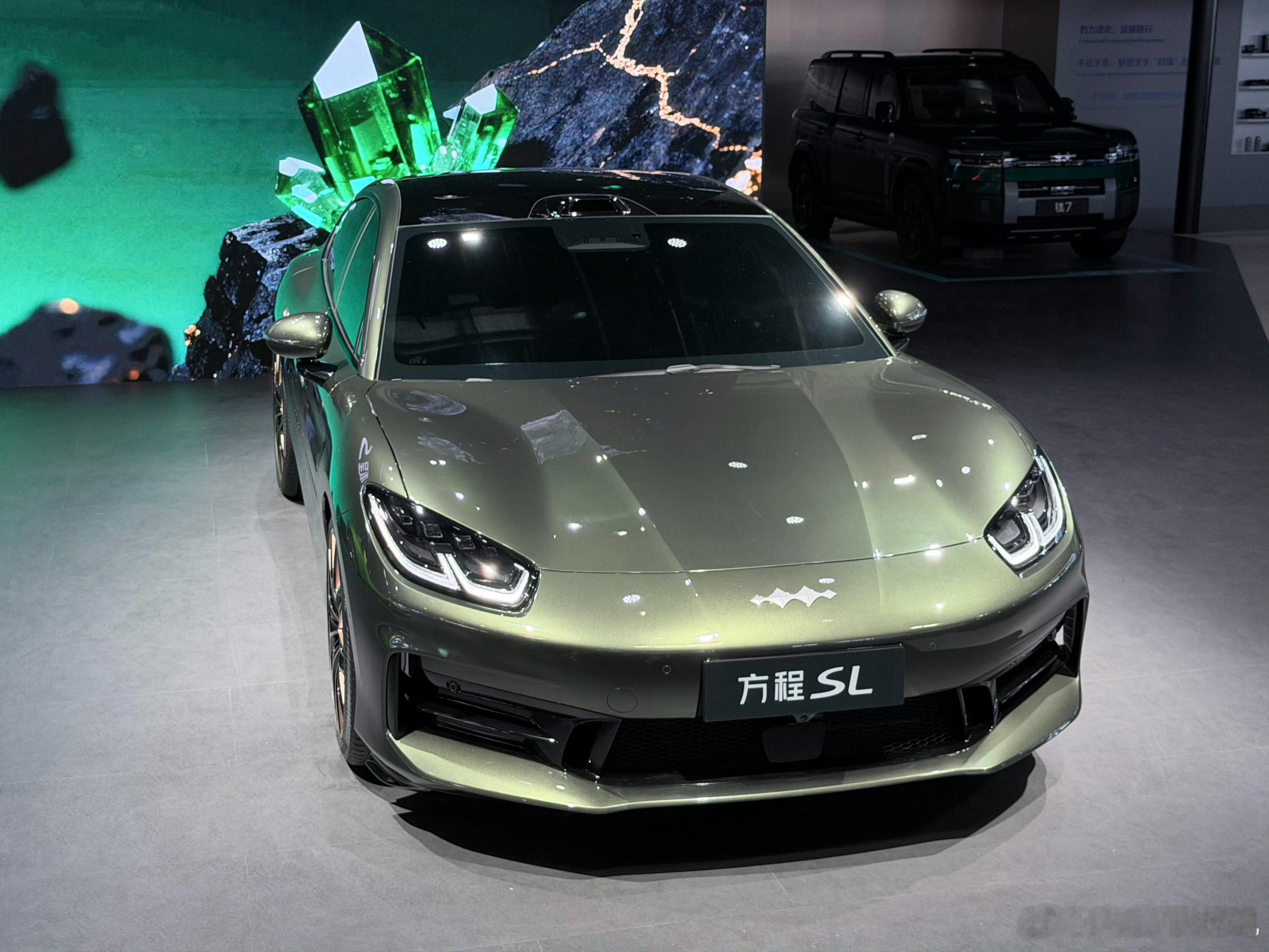 这次方程豹做宣传片的要扣钱，实车比宣传片好看太多！渲染片里给我的感觉就是曲线太多