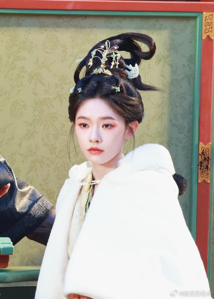 林允美人痣林允美痣配美人救命！林允《归鸾》路透美疯了！眉心美人痣太绝，真・美人痣