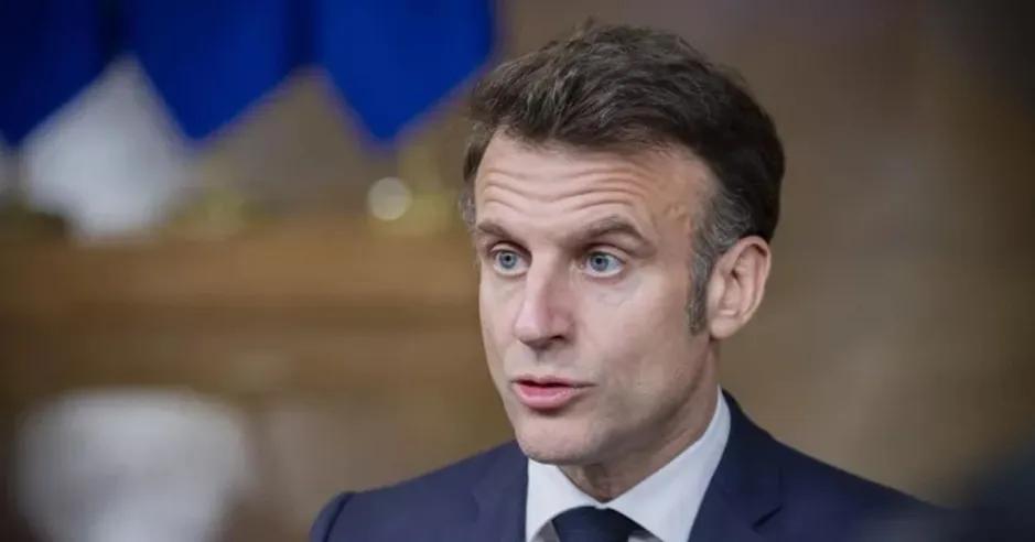 法国下场了啊，马克龙已下令将“夏尔·戴高乐”号航母打击群调往地中海，同时在塞浦路