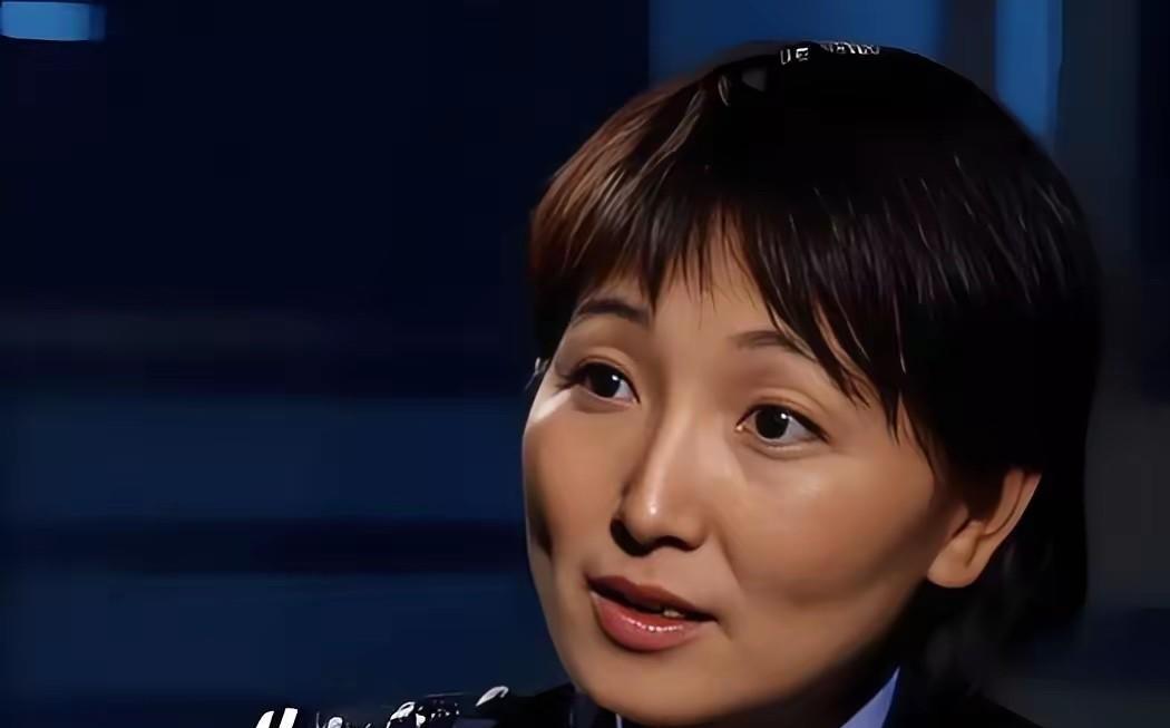 张氏叔侄冤案里，被害人指甲缝中提取到的DNA，属于一个陌生男人。但聂海芬看过报告