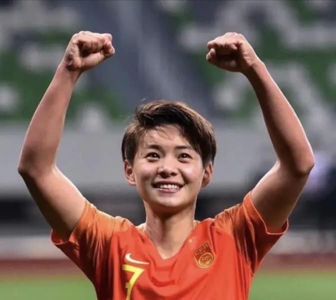 中朝大战，中国女足立足防守反击，应有取胜之机！
       中国女足和朝鲜女足